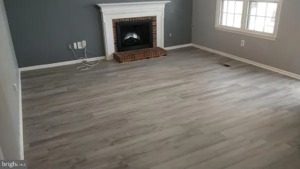 $4,195 | 8523 Electric Avenue, Vienna, VA 22182