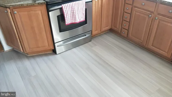 $4,195 | 8523 Electric Avenue, Vienna, VA 22182