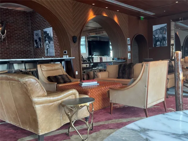 $6,900 | 1300 South Miami Avenue, Unit 4706, Miami, FL 33130