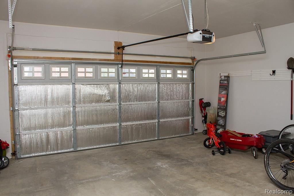 3698 Connors Drive Rochester, MI 48307 - Photo 52 of 70 C:\Users\prudential\Pictures\Connors Drive - 3698\garage.jpg
