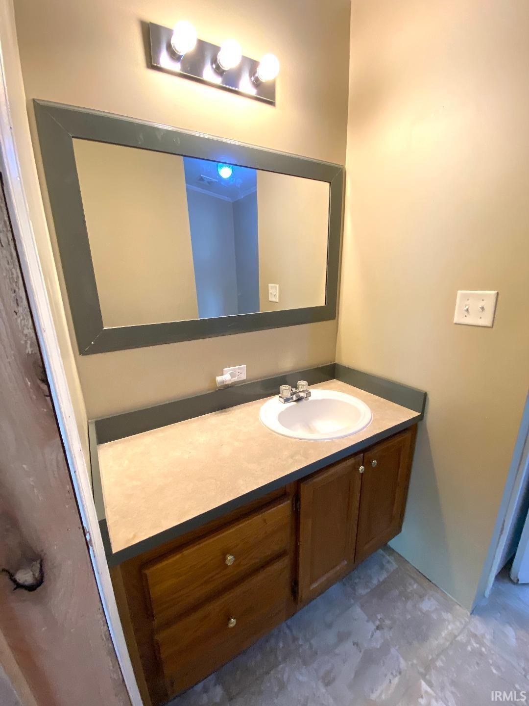 200 Northwest J Street Linton, IN 47441 - Photo 19 of 29