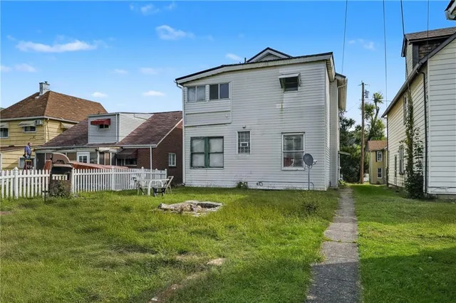 $115,000 | 215 5th Avenue, New Kensington, PA 15068