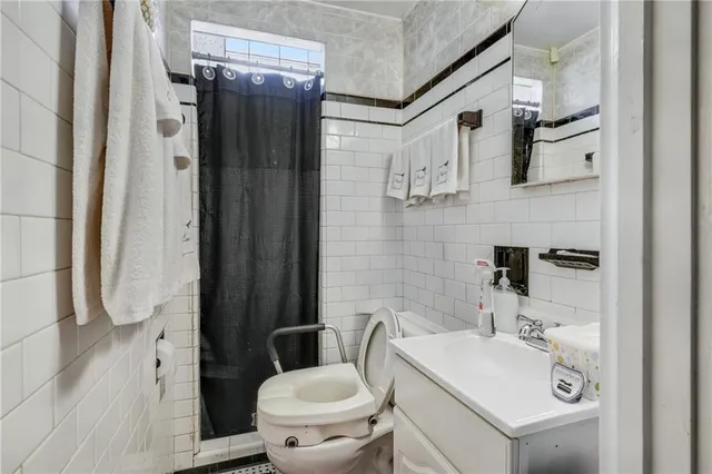 $115,000 | 215 5th Avenue, New Kensington, PA 15068