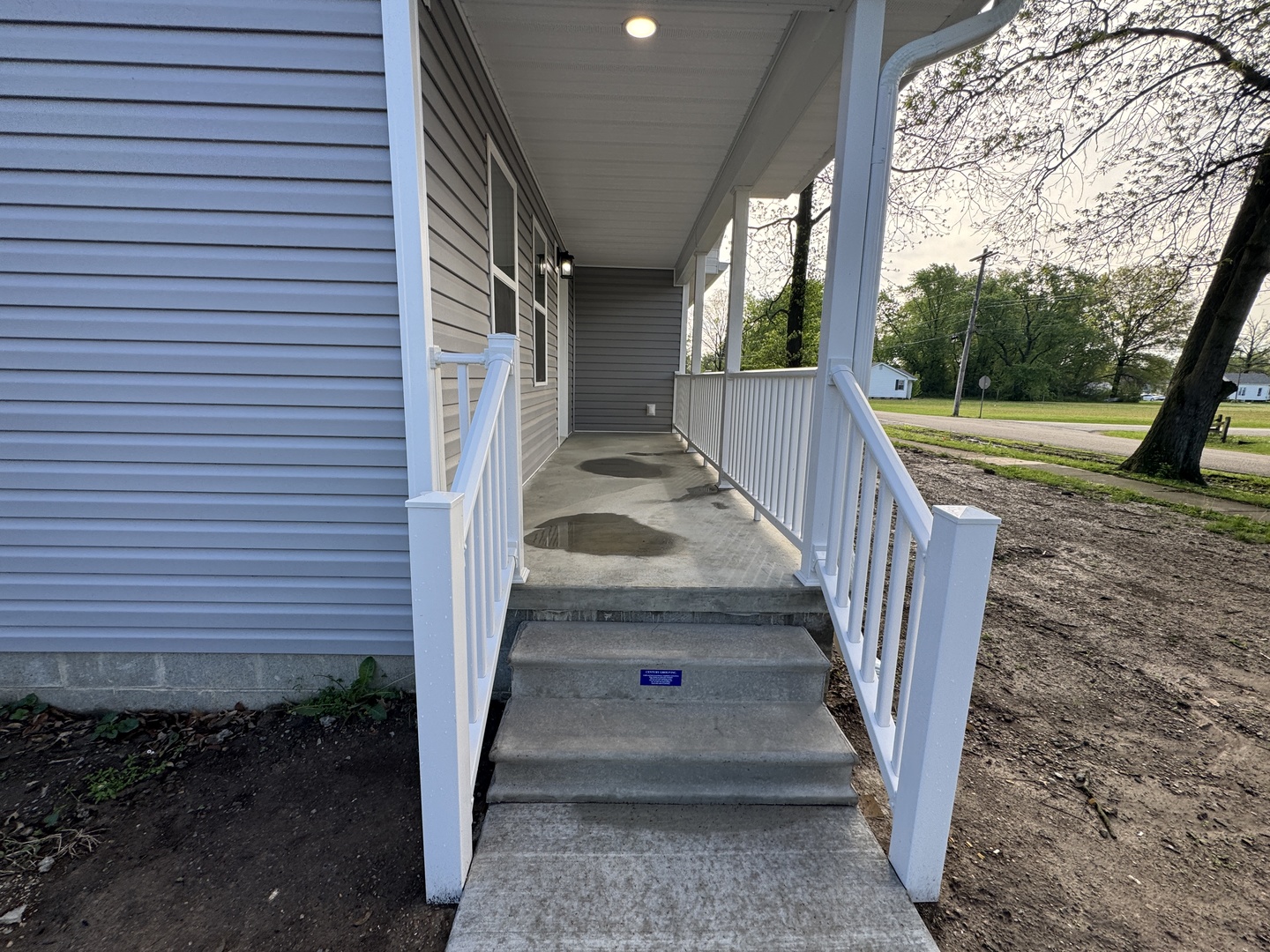 750 West 3rd Street Flora, IL 62839 - Photo 2 of 37