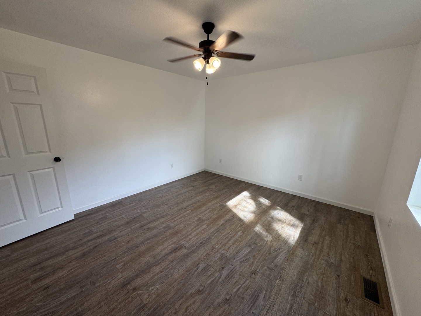 750 West 3rd Street Flora, IL 62839 - Photo 23 of 37