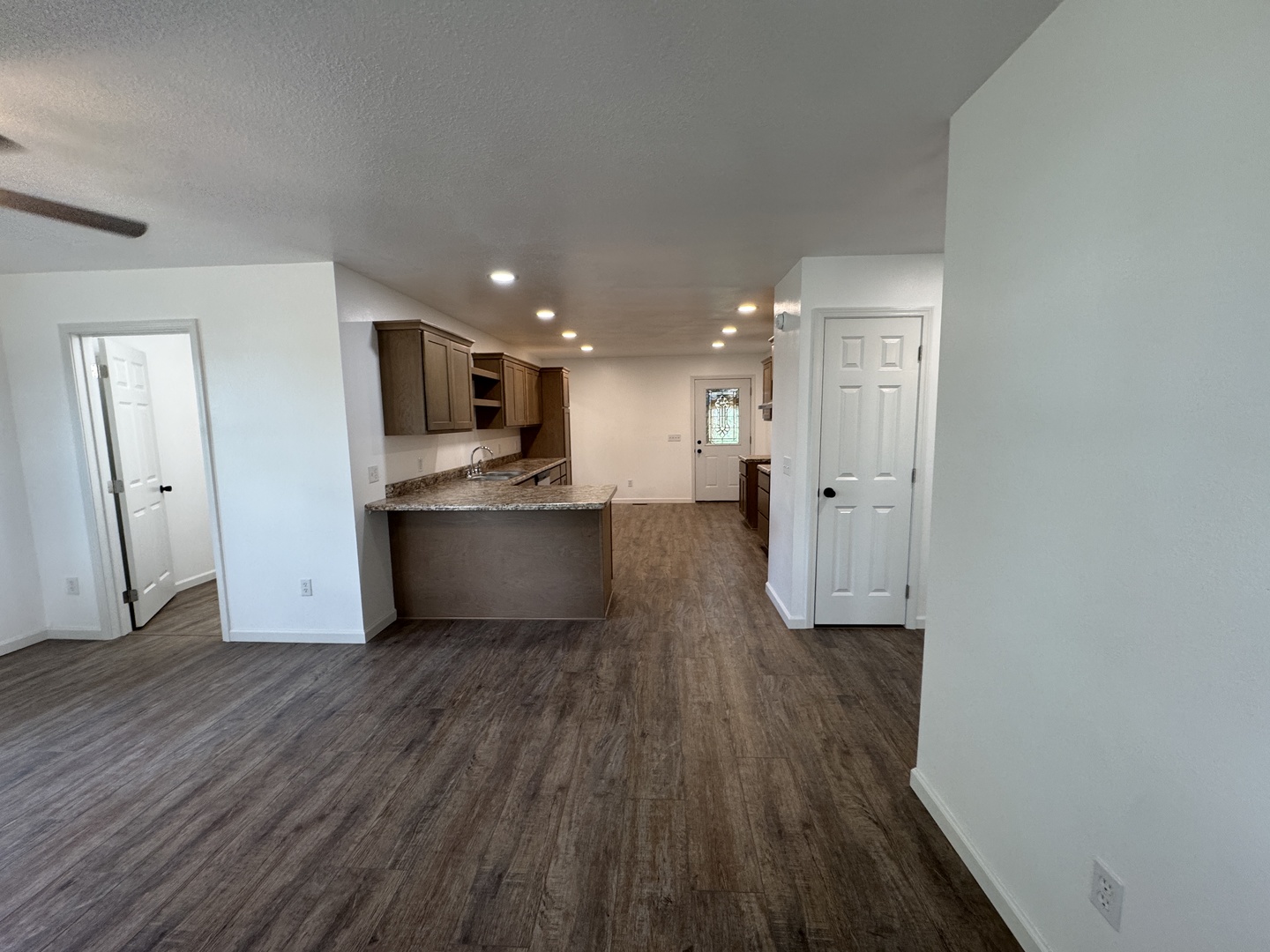 750 West 3rd Street Flora, IL 62839 - Photo 5 of 37