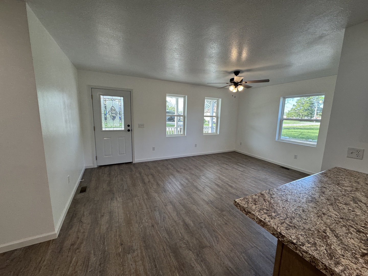 750 West 3rd Street Flora, IL 62839 - Photo 8 of 37