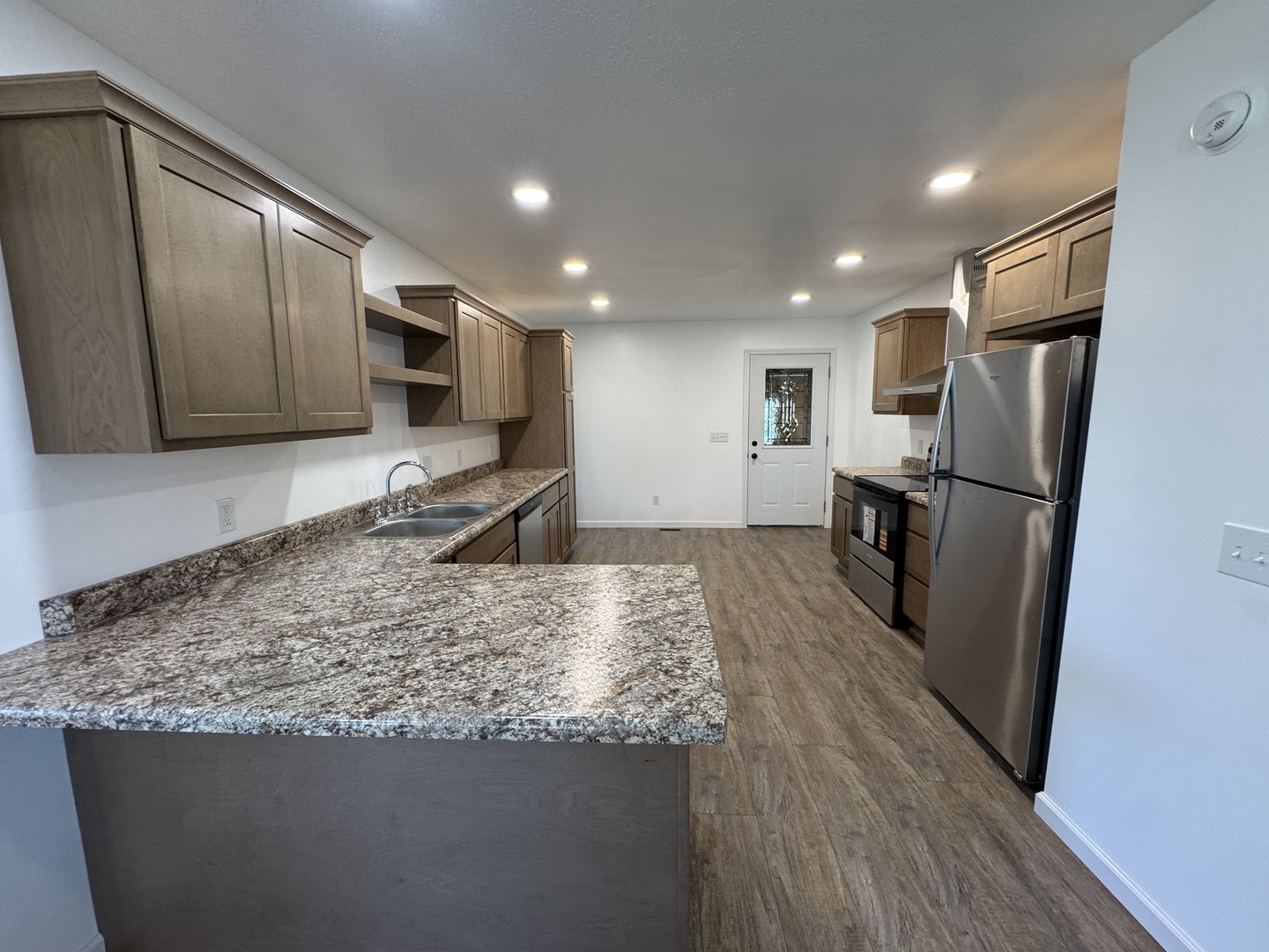 750 West 3rd Street Flora, IL 62839 - Photo 9 of 37