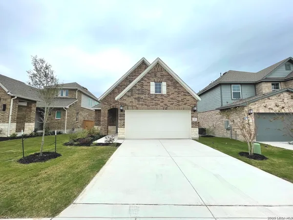 $2,650 | 116 Radnor Road, New Braunfels, TX 78130