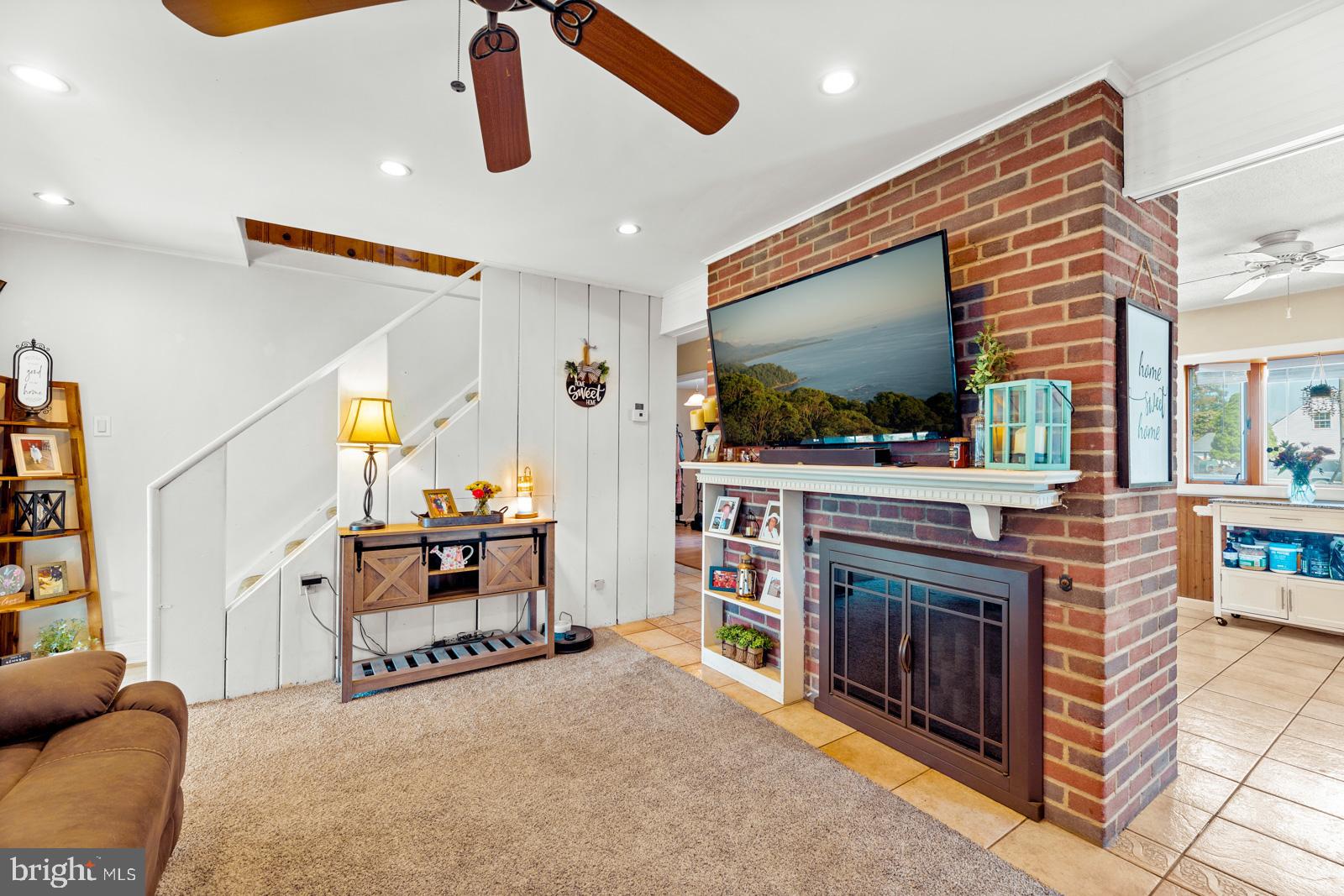 3204 Holyoke Road Philadelphia, PA 19114 - Photo 6 of 27 Gallery Image 6