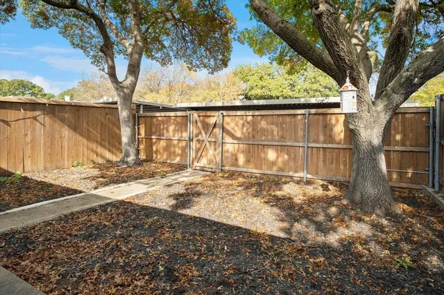 $279,000 | 13641 Flagstone Lane, Dallas, TX 75240