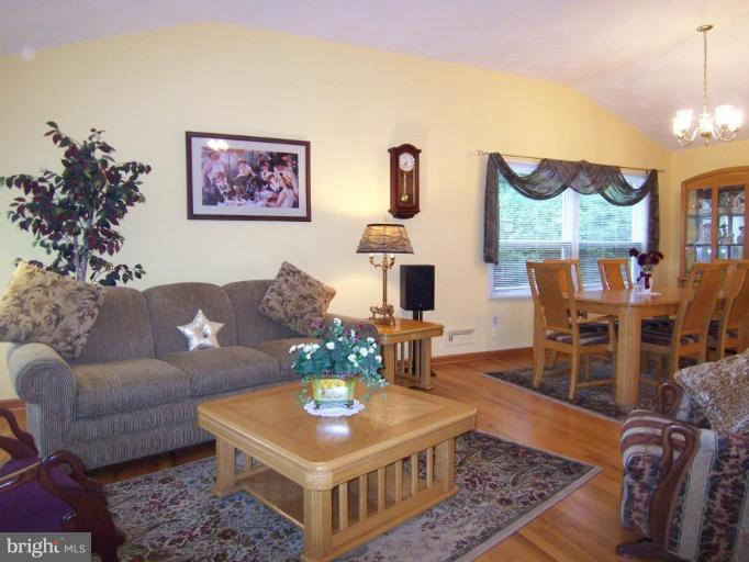 804 Pin Oak Road Severna Park, MD 21146 - Photo 5 of 6 Living Room #2