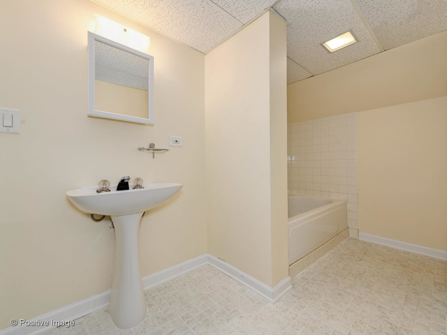 27 Meadowview Road Northfield, IL 60093 - Photo 41 of 44 Gallery Image 41