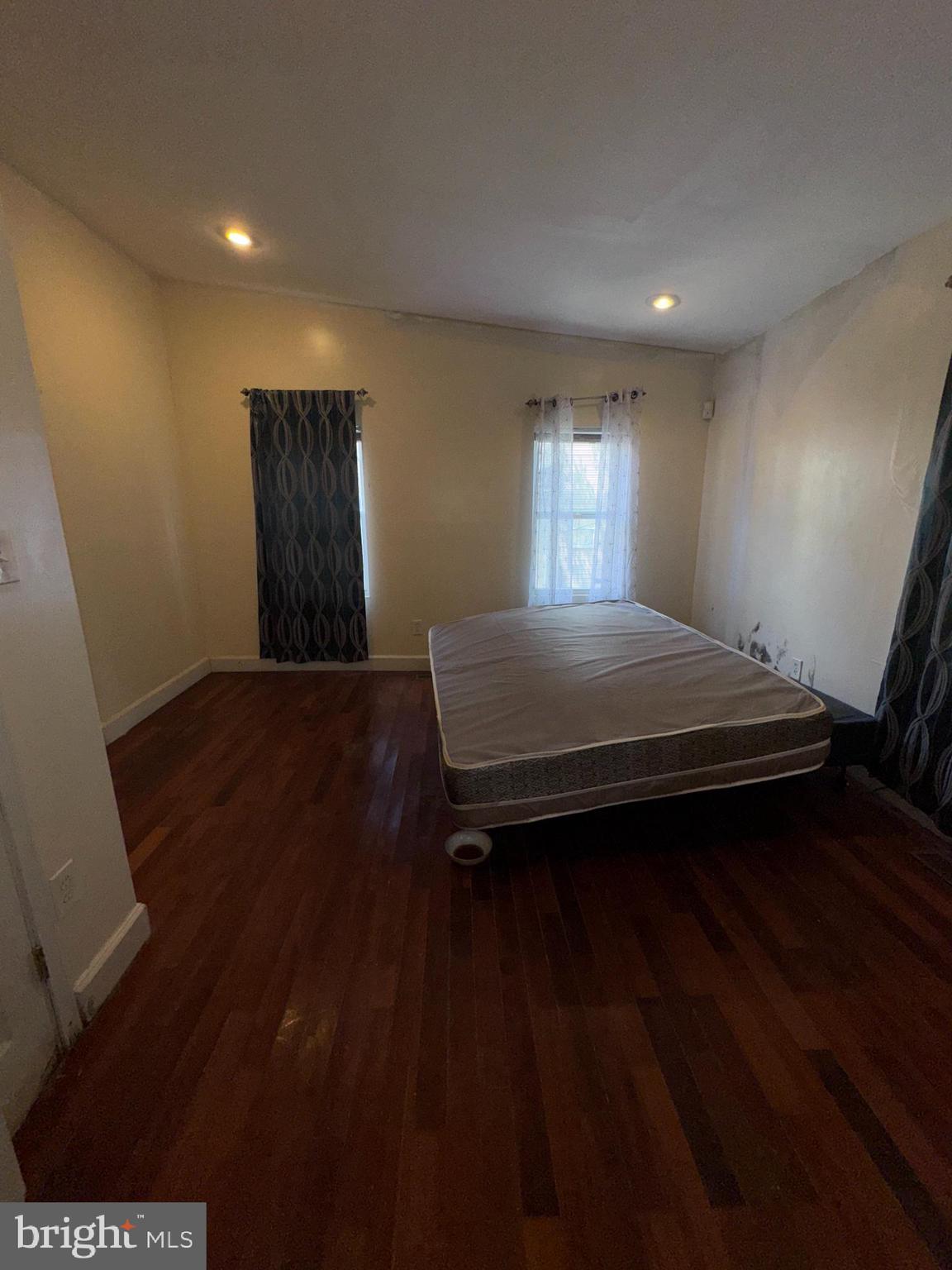 200 South Parrish Street Baltimore, MD 21223 - Photo 15 of 21 a room with pool table and windows