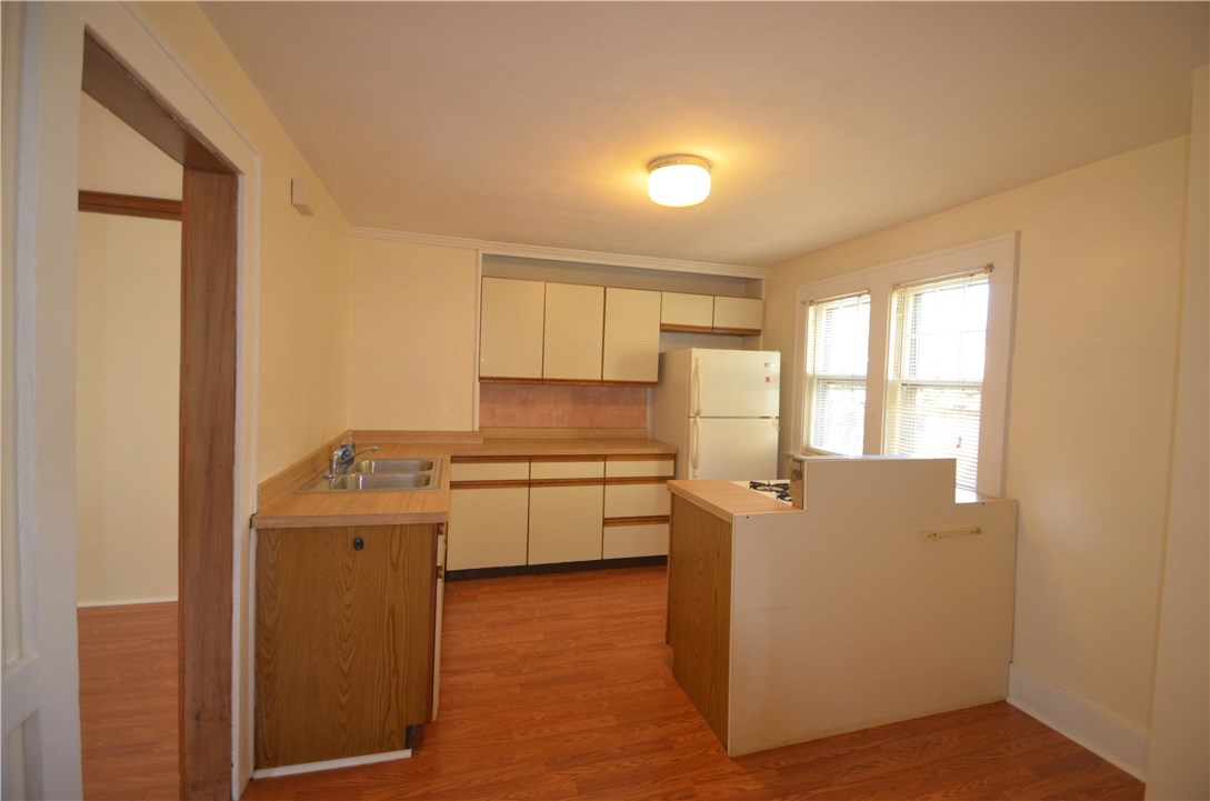 253 Marion Street Rochester, NY 14610 - Photo 7 of 12