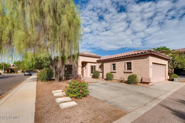 $399,000 | 2562 East Riviera Drive, Chandler, AZ 85249