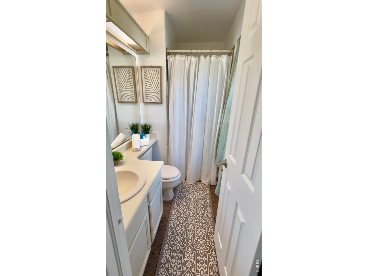 710 Sedge Way Lafayette, CO 80026 - Photo 17 of 32 Master Bathroom