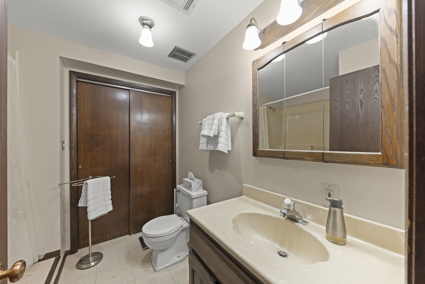 565 4th Street Lemont, IL 60439 - Photo 18 of 28