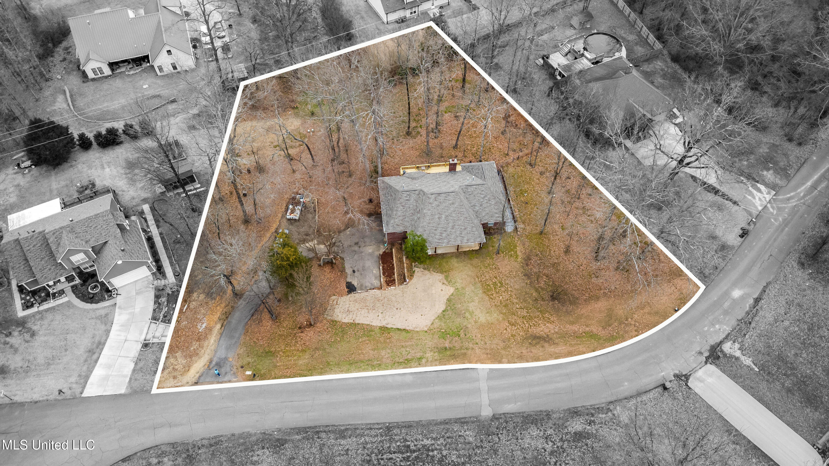 4198 Bienville Road Nesbit, MS 38651 - Photo 28 of 39 36_dji_0003_print lot lines
