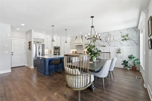 $565,000 | 3904 Southwest Stoney Brook Drive, Lee's Summit, MO 64082