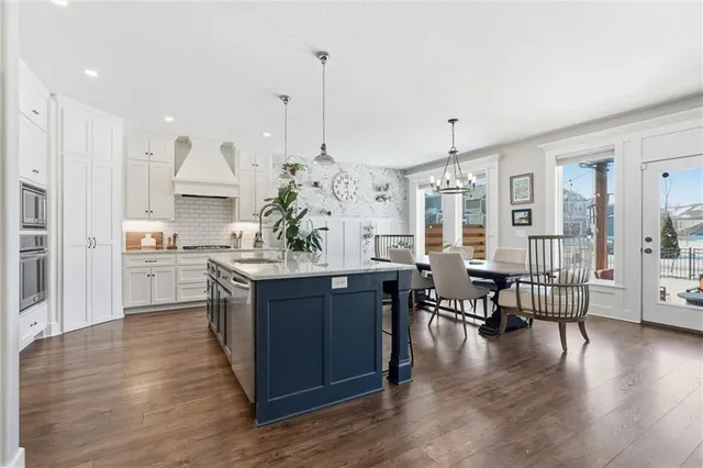 $565,000 | 3904 Southwest Stoney Brook Drive, Lee's Summit, MO 64082