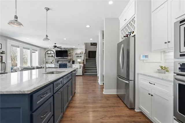 $565,000 | 3904 Southwest Stoney Brook Drive, Lee's Summit, MO 64082