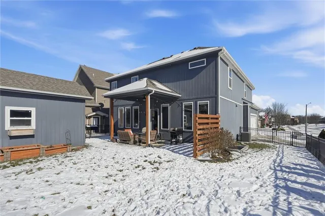 $565,000 | 3904 Southwest Stoney Brook Drive, Lee's Summit, MO 64082