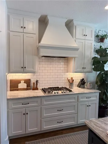 $565,000 | 3904 Southwest Stoney Brook Drive, Lee's Summit, MO 64082