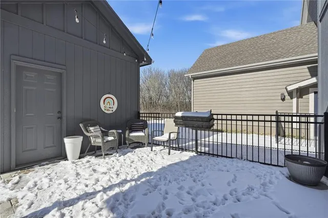 $565,000 | 3904 Southwest Stoney Brook Drive, Lee's Summit, MO 64082