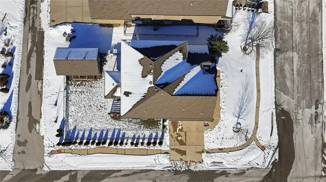 $565,000 | 3904 Southwest Stoney Brook Drive, Lee's Summit, MO 64082