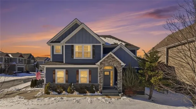 $565,000 | 3904 Southwest Stoney Brook Drive, Lee's Summit, MO 64082