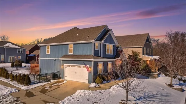 $565,000 | 3904 Southwest Stoney Brook Drive, Lee's Summit, MO 64082