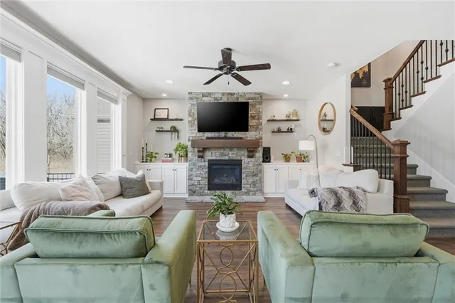 $565,000 | 3904 Southwest Stoney Brook Drive, Lee's Summit, MO 64082