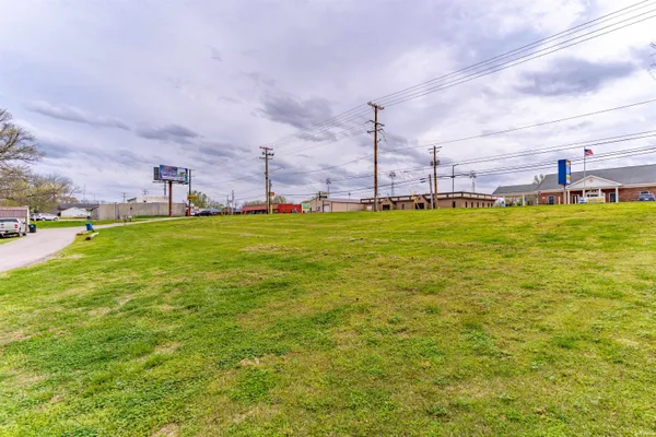 $448,000 | 827 Sycamore Street, Rockport, IN 47635
