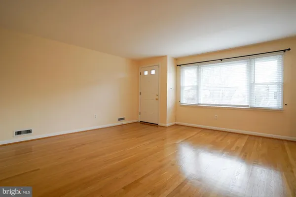 $4,300 | 2017 North Cameron Street, Arlington, VA 22207