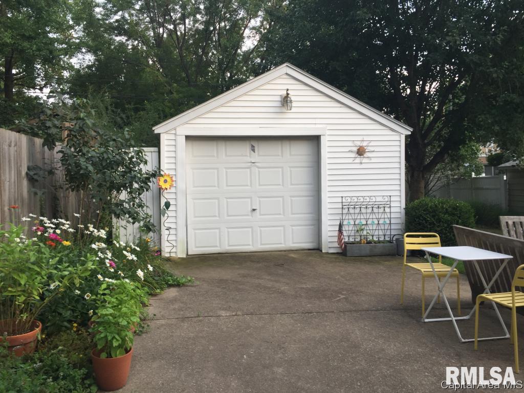 1616 West Cook Street Springfield, IL 62704 - Photo 3 of 33