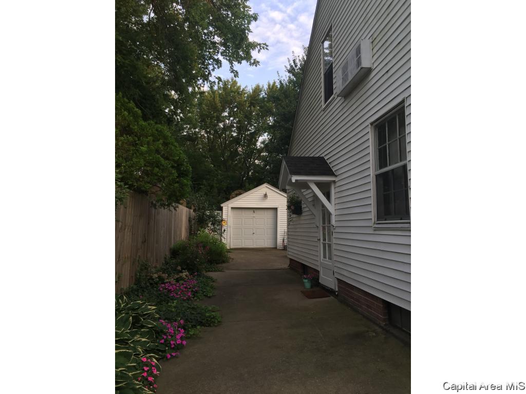 1616 West Cook Street Springfield, IL 62704 - Photo 6 of 33