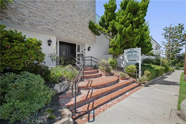 $2,995 | 415 South Prospect Avenue, Unit 106, Redondo Beach, CA 90277