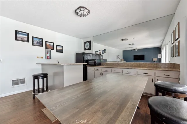 $2,995 | 415 South Prospect Avenue, Unit 106, Redondo Beach, CA 90277