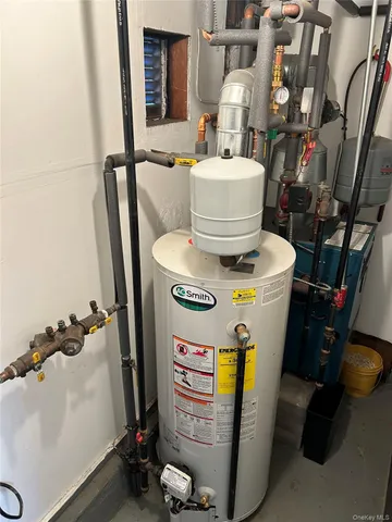 a bathroom with a sink and toilet