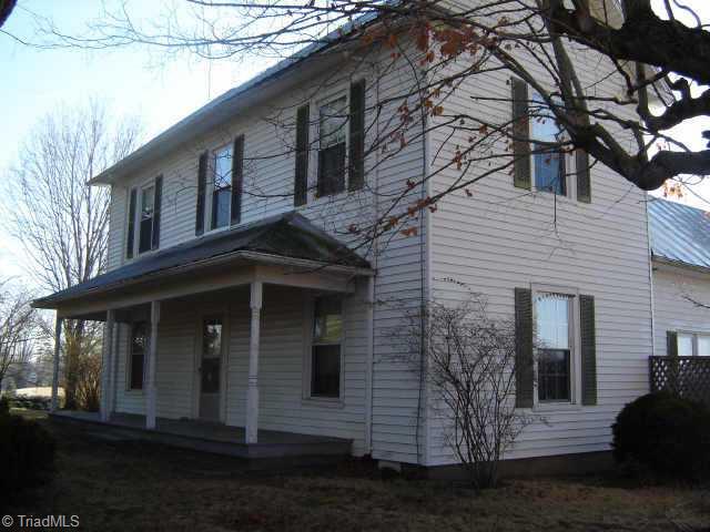 5165 Dock Davis Road Clemmons, NC 27012 - Photo 1 of 4 Exterior Front.