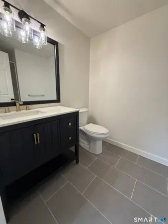 $389,900 | 8 Winchester Court, Unit 8, Farmington, CT 06032