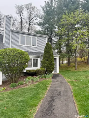 $389,900 | 8 Winchester Court, Unit 8, Farmington, CT 06032
