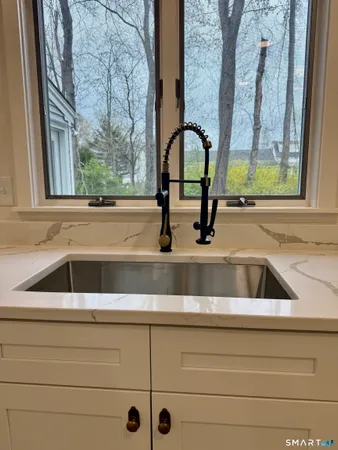 $389,900 | 8 Winchester Court, Unit 8, Farmington, CT 06032