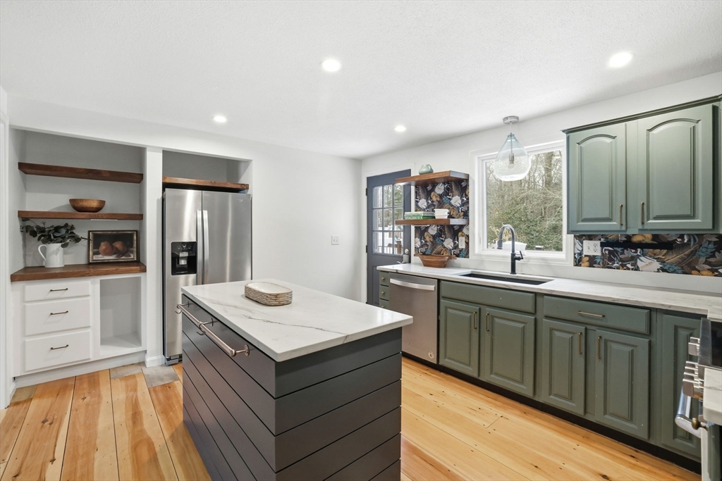 34 Flintlock Ridge Road Cohasset, MA 02025 - Photo 5 of 33