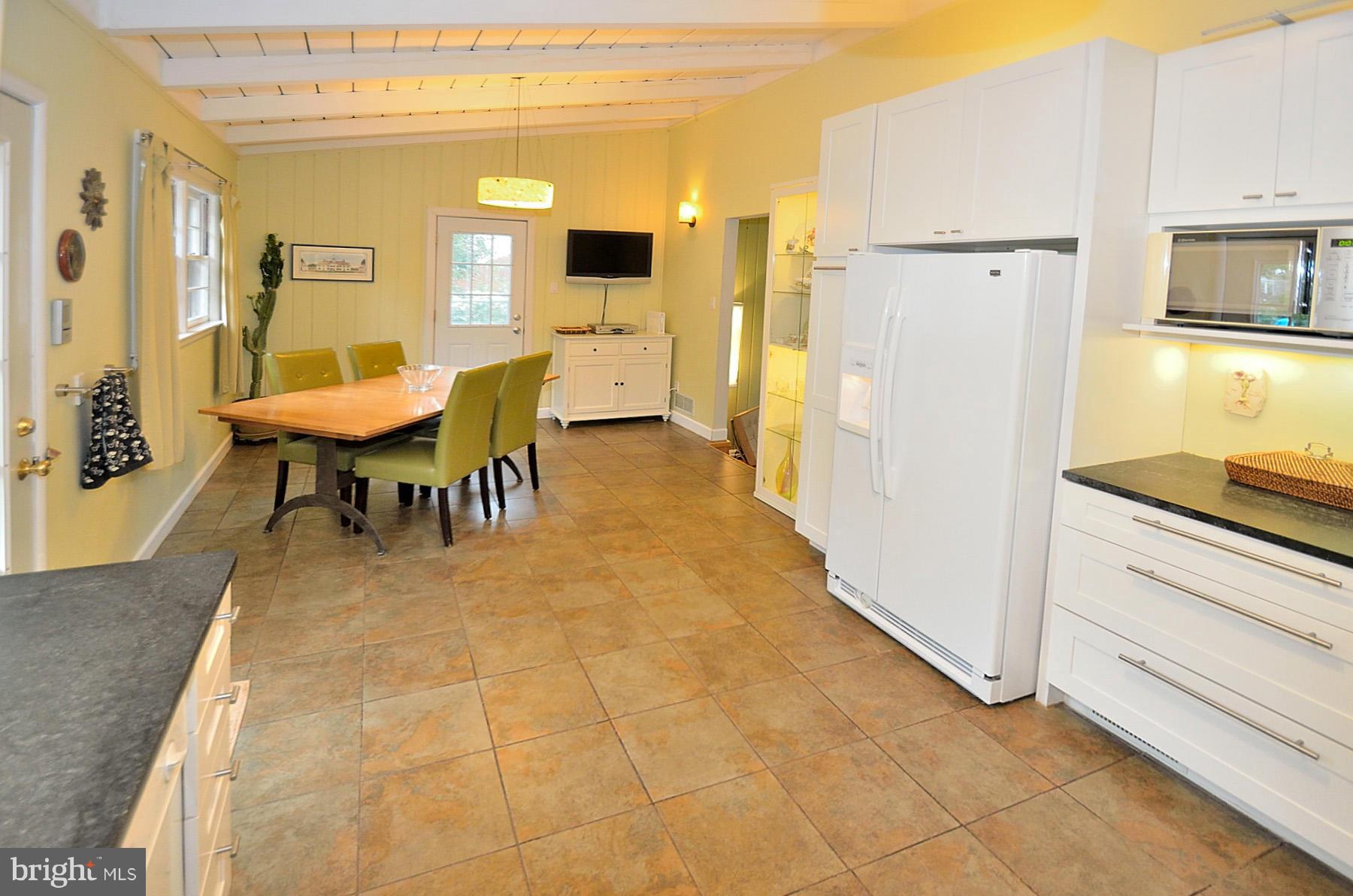5205 Cedar Road Alexandria, VA 22309 - Photo 11 of 26 Kitchen