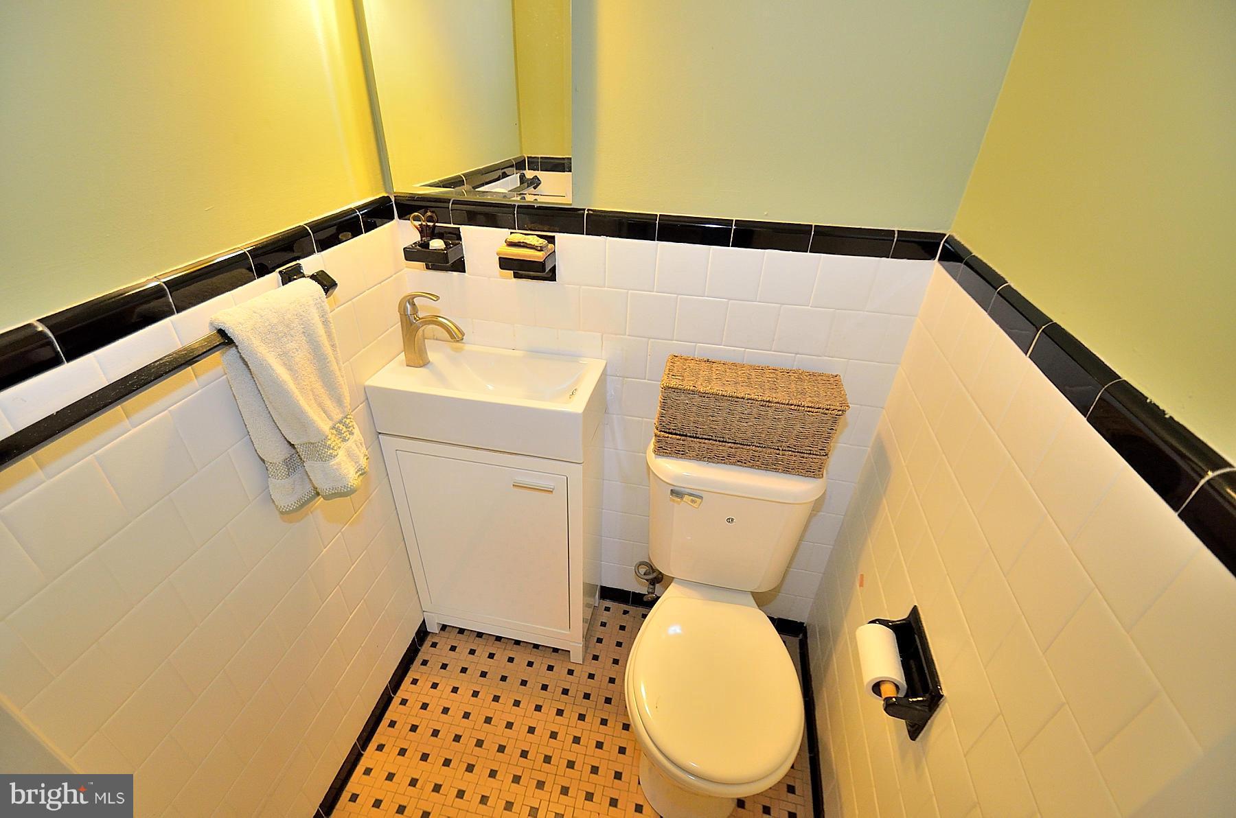 5205 Cedar Road Alexandria, VA 22309 - Photo 16 of 26 Master Bedroom 1/2 Bath