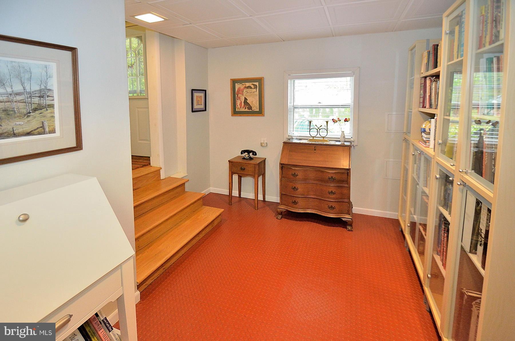 5205 Cedar Road Alexandria, VA 22309 - Photo 17 of 26 Den