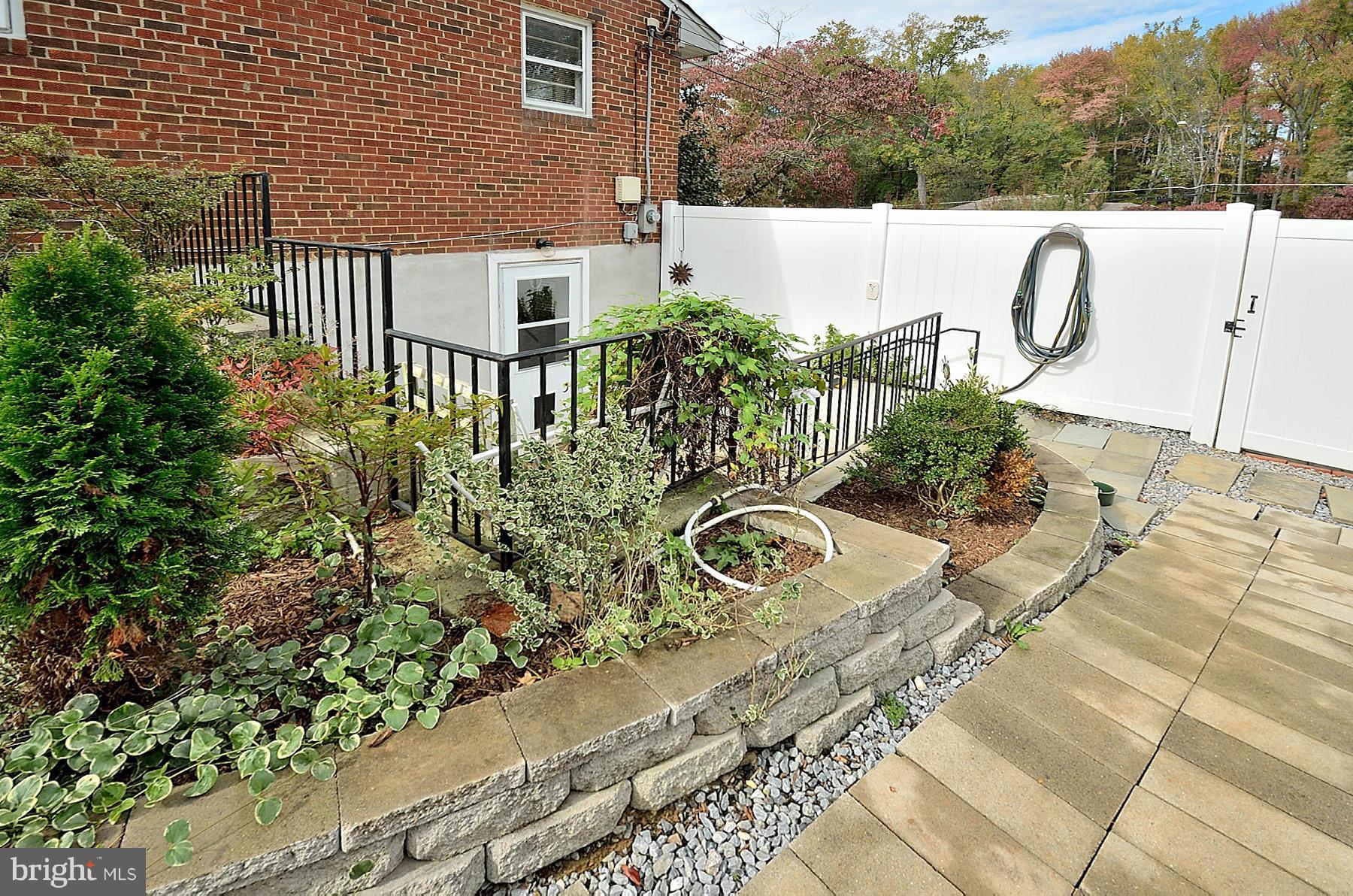 5205 Cedar Road Alexandria, VA 22309 - Photo 20 of 26 Side Entrance