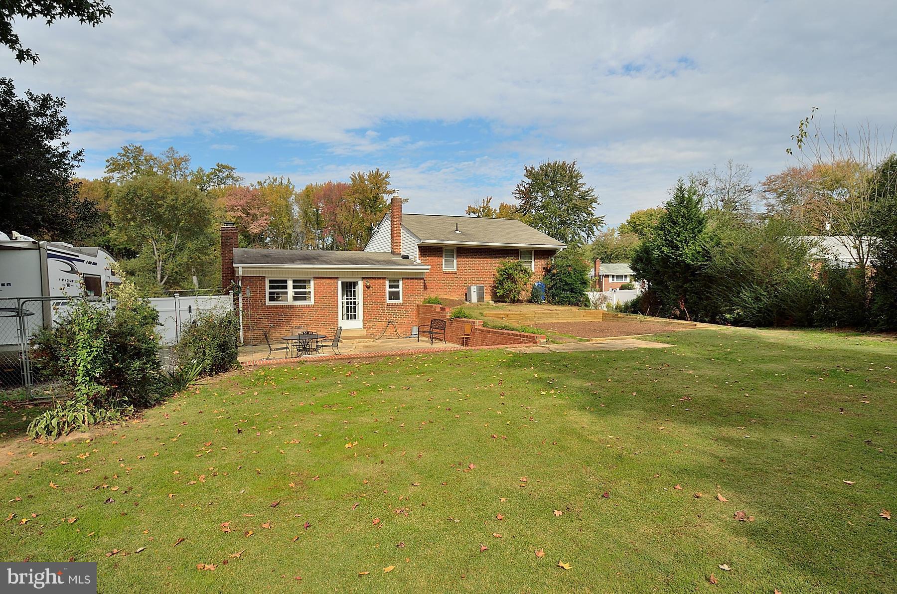 5205 Cedar Road Alexandria, VA 22309 - Photo 22 of 26 Exterior (Rear)